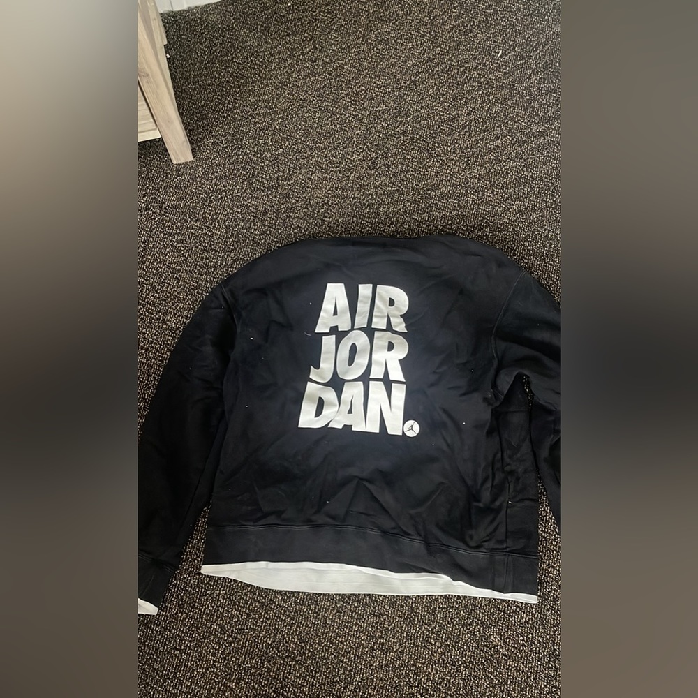 Sweatshirt